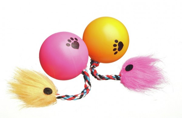 Katzenspielzeug Ball mit Schnur und Plüsch